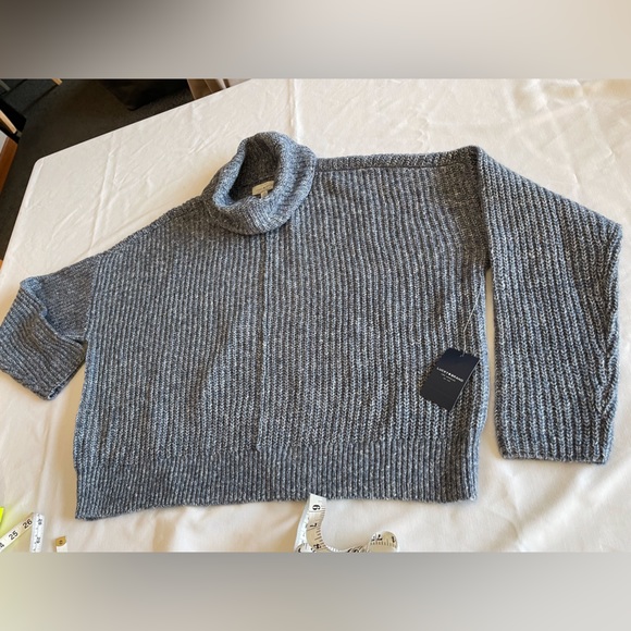 Lucky Brand NWT. L cropped comfy sweater beautiful blues soft - Picture 2 of 9